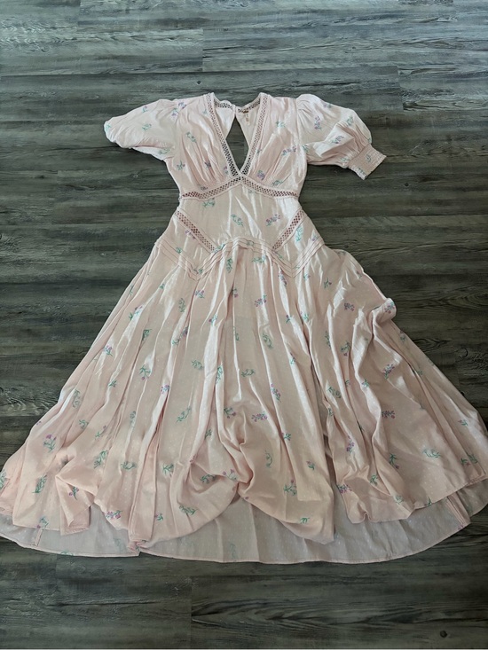Free People Dresses & Skirts - Free People Light Pink Floral Maxi Dress